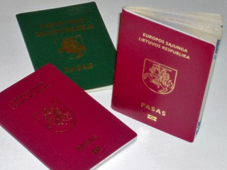 Tautybės įrašai pasuose