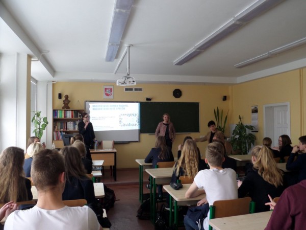 Suprasti žmogaus teises – seminaras Adomo Mickevičiaus gimnazijoje